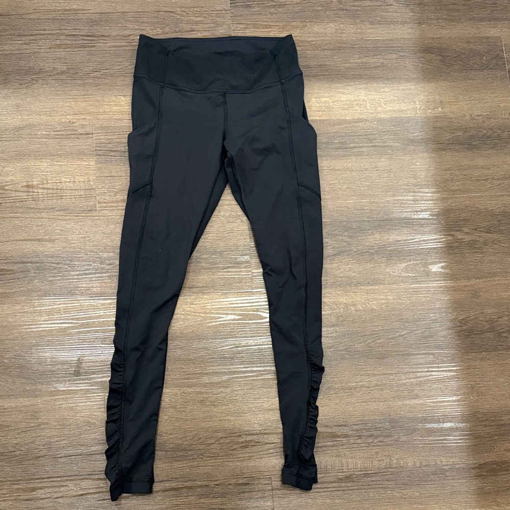 Black High-Waisted Leggings with ruffle Detail
